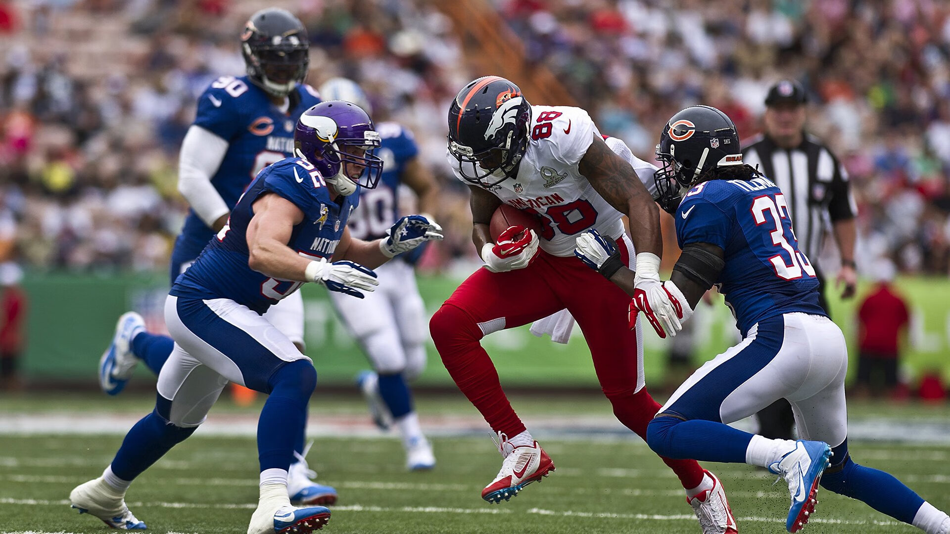 教练战术布置频繁调整引发讨论,教练在布置战术时讲到了常用的比赛阵型